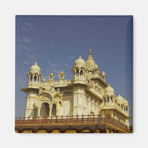 Imã Rajasthan, Índia Uma mulher em pé em um antigo