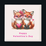 Imã Raposas Laranja-Cachorosas no Dia de os namorados<br><div class="desc">Imã dia de os namorados com uma imagem adorável de 2 raposas vestindo óculos cardíacos agudos de rosa. Decorado com sotaques cardíacos.</div>