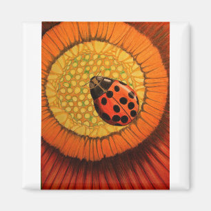 Imã Red Ladybug na Flor