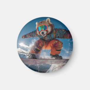 Imã Red Panda Snowboard num Fato de Neve Colorido