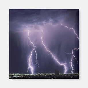 Imã Relâmpago sobre o Vale do Lago Salgado, Utah.