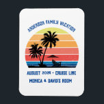 Ímã Retro Palm Tree Sunset Cruise Férias Familiares<br><div class="desc">Este design pode ser personalizado na área fornecida pela alteração da foto e/ou do texto. Ou pode ser personalizado clicando em Personalizar este Modelo e, em seguida, escolhendo o clique para personalizar mais a opção e excluir ou alterar a cor do plano de fundo, adicionar texto, alterar a cor ou...</div>