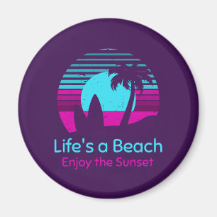 Imã Retro Sunset Surfboard Palm Tree Life's a Beach
