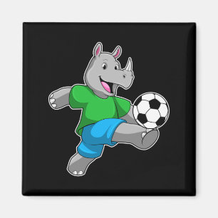 Imã Rinoceronte como jogador de futebol com camiseta d