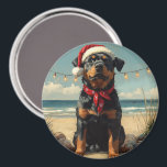 Imã Rottweiler Dog Christmas Vintage Beach<br><div class="desc">Traga o calor dos feriados para a costa com esta charmosa design inspirada na vintagem, que apresenta um cão festivo sentado numa praia serena. Com um clássico toque de feriado de tons nostálgicos e vibrações costeiras, esta trabalho de arte captura a magia do Natal pelo mar. Perfeito para espalhar alegria...</div>