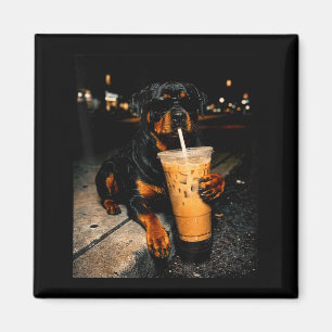 Imã Rottweiler legal bebendo café gelado arte engraçad