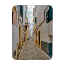 Rua estreita em Ciutadella - Menorca, Espanha