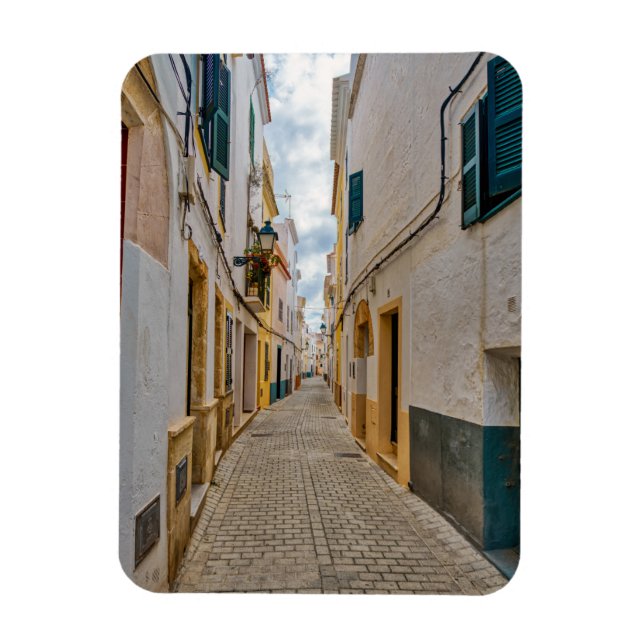 Ímã Rua estreita em Ciutadella - Menorca, Espanha (Vertical)