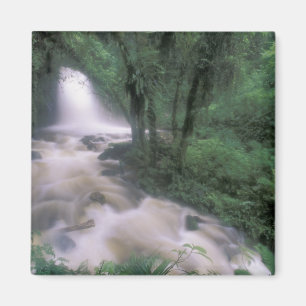 Imã SA, Peru, S.H. Machu Picchu, Cascade e nuvem