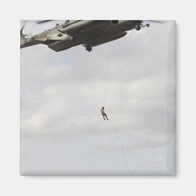 Imã Salário da Força Aérea dirigindo um dispositivo de (Frente)