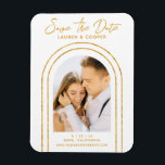 Ímã Salve A Data Do Casamento Dourado Da Arte Na moda<br><div class="desc">Salve a data White Dourado Na moda de Script Arte Deco Magnet apresenta seu dentro de fotografia favorito em um fundo branco. Personalize com seu texto editando o texto nas caixas de texto fornecidas. Projetado para você por ©Evco Studio www.zazzle.com/store/evcostudio</div>