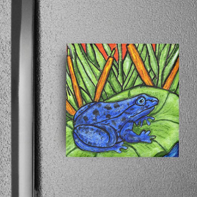 Imã Sapo Magnet Azul Pois0n (Blue poison frog on lily pad yellow reeds grass blades on square magnet.)