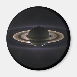 Imã Saturno iluminado