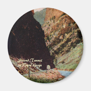 Imã Segundo túnel no ímã real do desfiladeiro