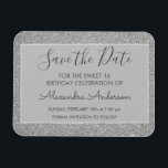 Ímã Silver Glitter Sweet 16 Salve a data<br><div class="desc">Silver Sparkle Glitter Doce Dezesseis Monogramas Nome e Salve Inicialmente o Convite do Magnet de Festa de aniversário de Data. Este ímã para salvar o convite de data é perfeito para a Festa de aniversário Sparkle Glitter Sweet 16 que procura comemorar no estilo.</div>