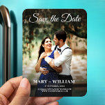 Ímã Simples e moderno roteiro de fotos salvar a data d<br><div class="desc">Mínima Foto de Trendy Salva a Data do Magnet 🌟 ✨ Coleção de Elegância do Eterno: Convites Modernos e Aniversário ✨ Celebrar a união de corações com a nossa coleção de "Elegância do Eterno" - uma série cativante de Casamento Moderno e Convites de Aniversário que combinam perfeitamente o design minimalista...</div>
