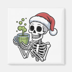 Imã Skeleton segurando Matcha Bebida Vestindo Santa Ha