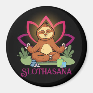 Imã "Slothasana" Sloth fazendo meditação de ioga