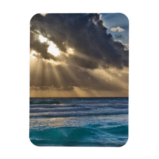 Ímã Sol Quebrando Nuvens Sobre O Mar (Vertical)