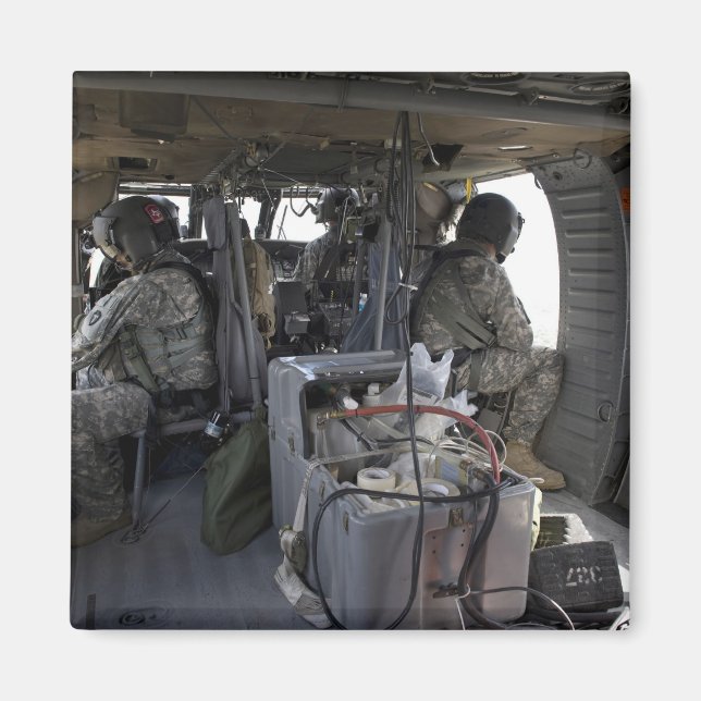 Imã soldados vigiam por perigo (Frente)