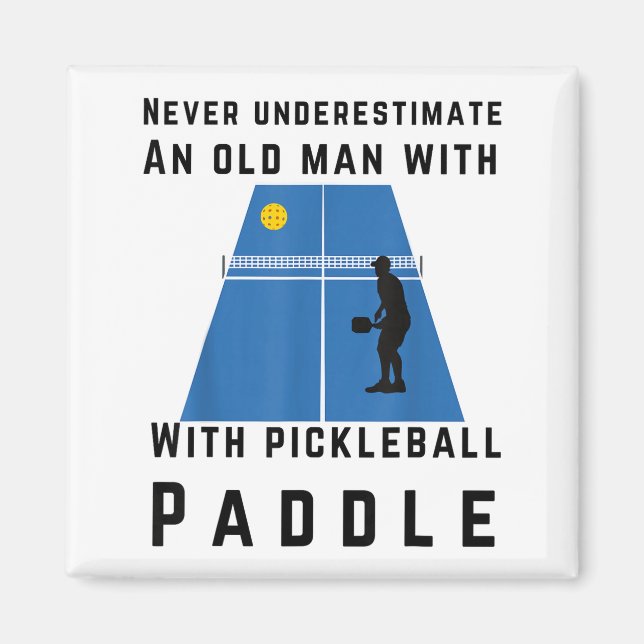 Imã Subestimar um homem velho com raquete de picklebal (Frente)
