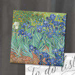 Imã Subidas | Vincent Van Gogh Magnet<br><div class="desc">Irrises (1889) do artista poste-impressionista holandês Vincent Van Gogh. A pintura paisagística original é um óleo na canvas mostrando um jardim de flores floridas da íris. Use as ferramentas de design para adicionar texto personalizado ou personalizar a imagem.</div>