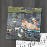 Imã Summertime Dois | Mary Cassatt<br><div class="desc">Verão 2 (1894) pela artista impressionista americana Mary Cassatt. Arte original é uma pintura a óleo na canvas que mostra um retrato de duas mulheres em um barco cercado por patos. Use as ferramentas de design para adicionar texto personalizado ou personalizar a imagem.</div>