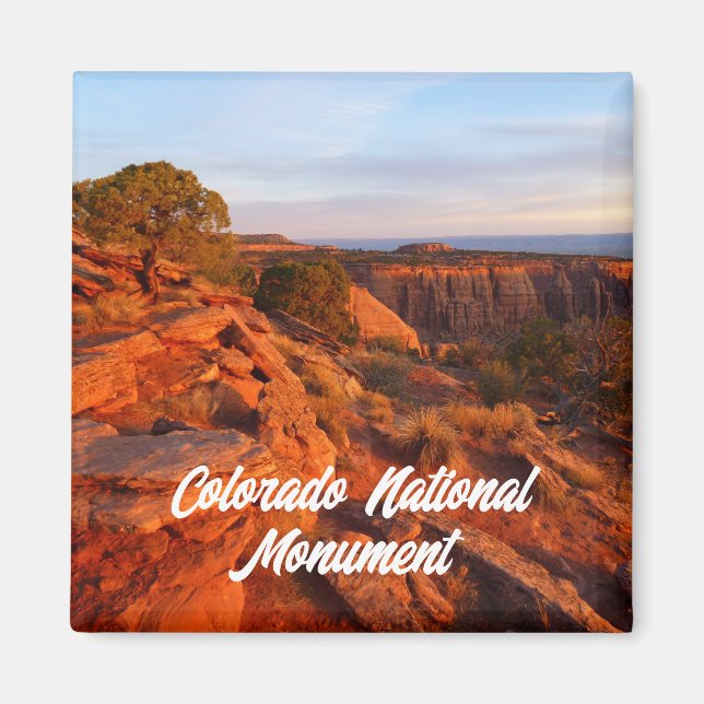 Imã Sunrise no Grand View Trail em CO Monument (Frente)