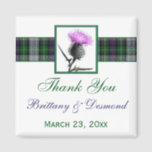 Imã Tartan e Thistle Wedding Favor Magnet<br><div class="desc">Este obrigado verde, roxo, rosa e branco do favorito do MacKenzie Dress Tartan, seu íman tem uma flor de palha enquadrada em verde sobre uma banda de xadrez que corresponde ao convite de casamento mostrado abaixo. Se você quiser que a banda tartan seja alterada para seu início de família, basta...</div>