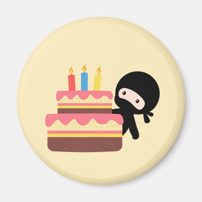 Imã Tiny Ninja Behind Birthday Cake Yellow (Frente)