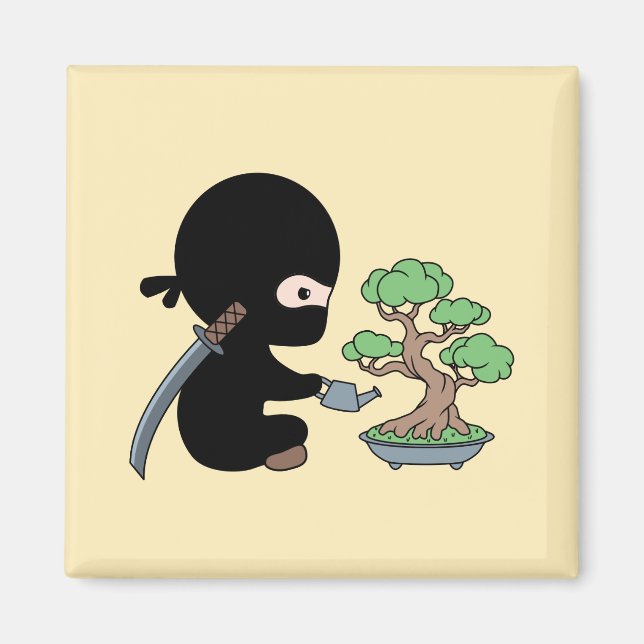 Imã Tiny Ninja cuidando da árvore Bonsai em amarelo (Frente)