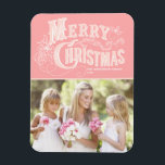 Ímã Tipografia Ocidental Rosa Foto Feliz De Natal<br><div class="desc">Traga um pouco de alegria de férias para sua casa com nosso Magnet de Natal personalizável! Perfeito para mostrar memórias queridas, este ímã permite que você personalize com sua foto festiva favorita, fazer uma adição única ao seu decoro de férias. Esta foto do ímã de Natal mostra a tipografia ocidental....</div>