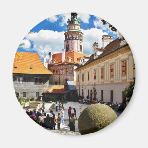 Imã Torre belamente pintada na cidade de Cesky Krumlov