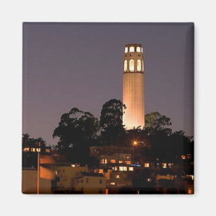 Imã Torre de Coit na noite