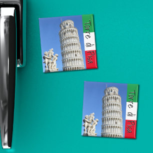 Imã Torre de Pisa e estátua de Putti