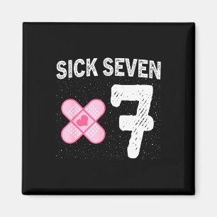 Imã Traje de Halloween Sick Seven 67 Design de Brincad