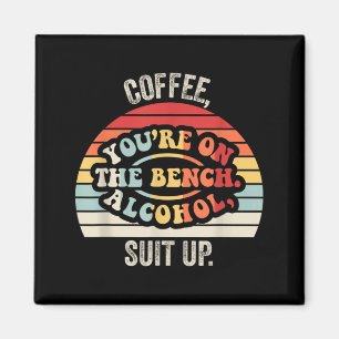 Imã Traje Engraçado de Álcool Café no Banco Retro