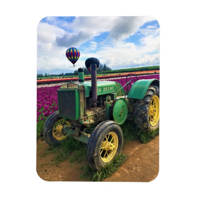 Ímã Trator Verde em Tulip Field, Oregon (Vertical)