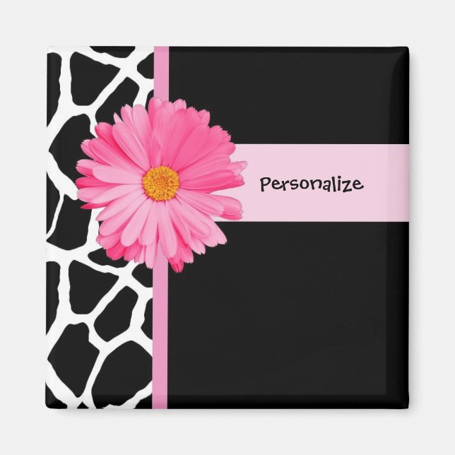 Imã Trendy Black and White Giraffe Pink Daisy and Name (Frente)