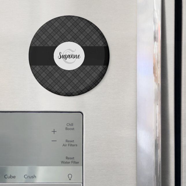 Imã Trendy Black White Tartan Personalize Monograma (In Situ (Fridge))