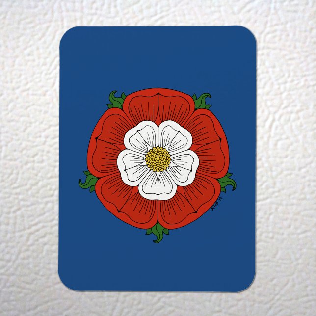 Ímã Tudor Rosa (Tudor Rose Magnet on White Fridge)