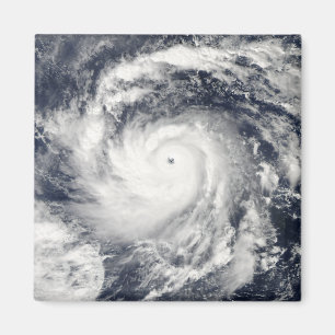 Imã Tufão Nida no Oceano Pacífico