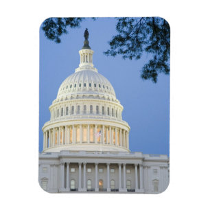 Ímã U.S. Capitólio no crepúsculo, C.C. de Washington