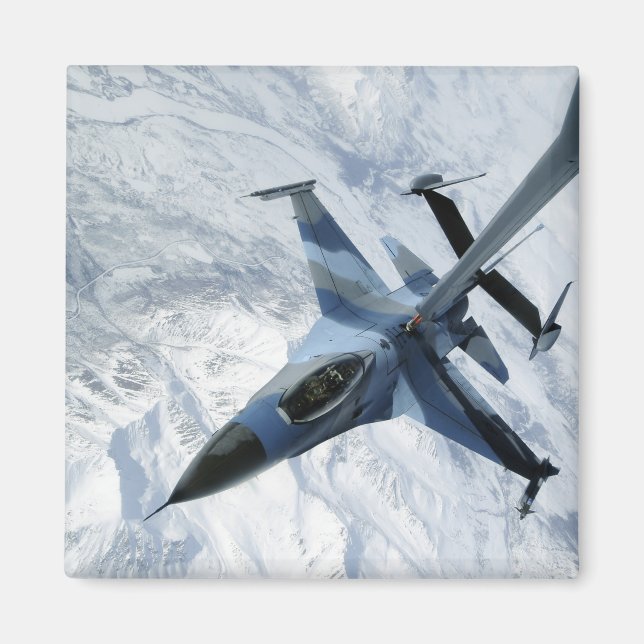 Imã Um agressor F-16 fica na posição de contato (Frente)