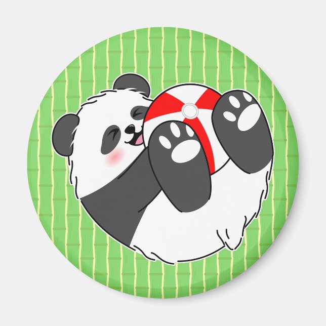Imã Um Bebê Panda Fofo Brincando com uma Bola (Frente)