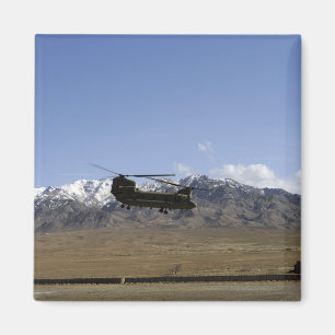 Imã Um CH-47 Chinook decola