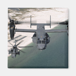 Imã Um CV-22 Osprey e um MH-53 Pave Baixo