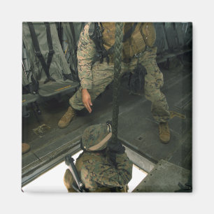 Imã Um fuzileiro manda um companheiro para o inferno