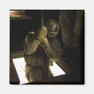 Imã Um pararescueman da força aérea de E.U. começa 