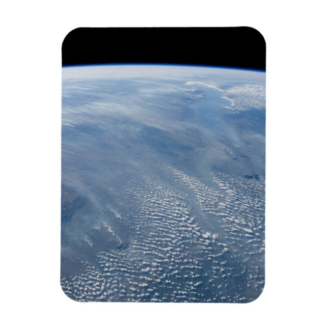 Ímã Um Passeio De Fumaça Sobre A África Austral Tropic (Vertical)